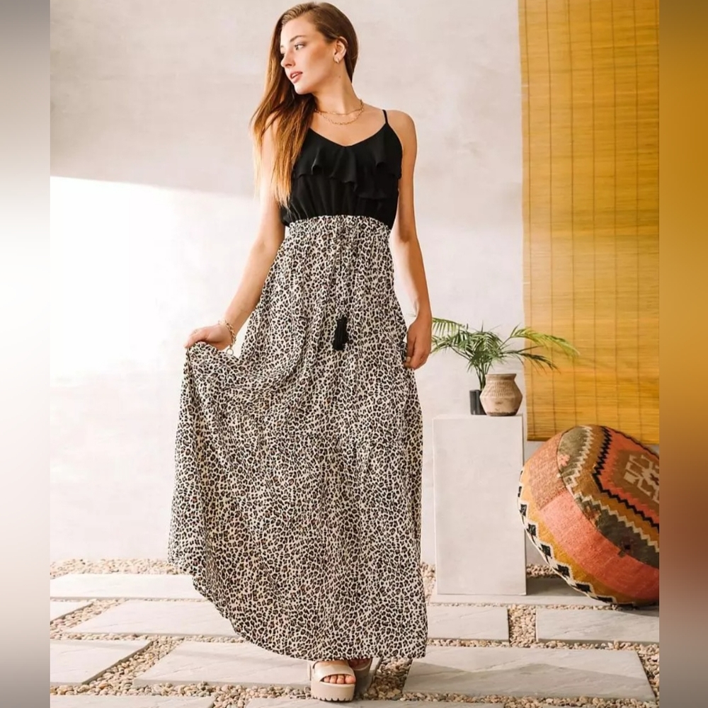 Main Strip leopard tiered maxi dress size M